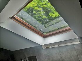 Střešní okno Velux + Solar Rolety+markýzy