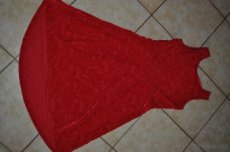 Nádherné šaty Lindex s plastickým vzorem 146/152 - 1