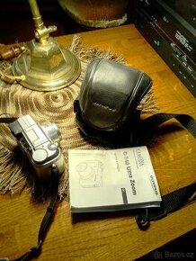OLYMPUS C-740 ultra zoom.