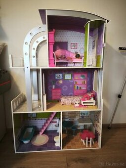 Dřevěný dům pro panenky Barbie