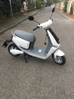 SMART elektroskútr