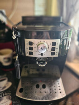 KÁVOVAR DELONGHI - MÁLO POUŽÍVANÝ
