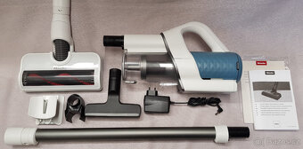 Tyčový akumulátorový vysavač Miele Duoflex HX1, málo použitý