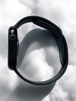 Apple Watch Series 10 42 mm GPS klavírně Černý hliník