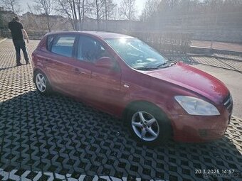 Kia Ceed 1.6 89kw, bez STK