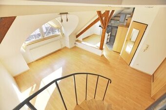 Podkrovní byt, 2+kk, Trutnov - centrum, ul. Polská