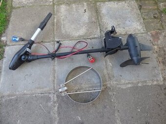 lodní elektromotor