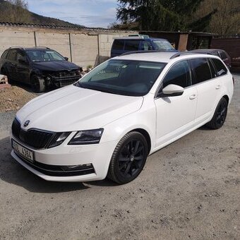 Octavia facelift,xenon,4x4,110kw,6/2017,koupeno v ČR,Kessy