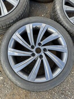 Alu Škoda Octavia 4 Perseus 225/45/18 letní NOVÉ Bridgestone