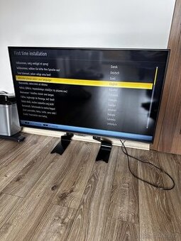 40" 4K Panasonic TX-40CX400E (102cm)