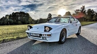 Porsche 944
