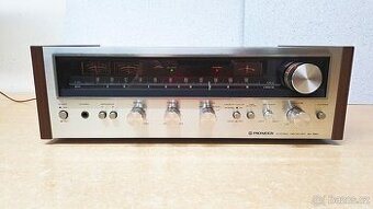 Vintage stereo FM a AM receiver Pioneer SX-590
