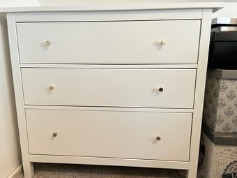 Komoda IKEA Hemnes bílá leskla