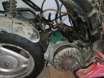 Honda Lead 50 - sháním motor