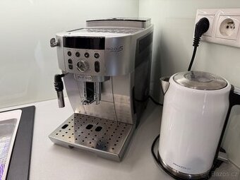 Kávovar DE LONGHI Magnifica S Smart ECAM250.31. SB