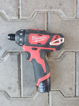 Aku subkompaktní šroubovák Milwaukee M12 BD