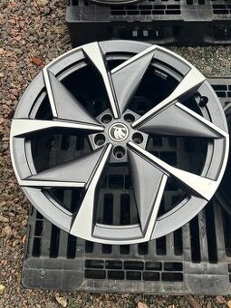 Použita / zánovní originál alu Škoda Vision r21 - enyaq