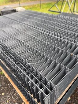 3D plot, 3D panely, oplocení, podhrabové desky, brány, brank