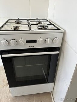 Plynový sporák Mora + trouba