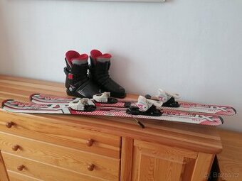 Dětské lyže 110 cm a lyžáky vel. 32
