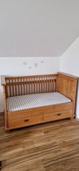 Dětská rostoucí postýlka z masivu