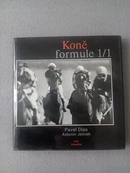 Přezky, ohlávky, dečka, kniha Koně Formule A1/1
