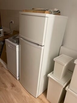 dvouvéřová lednice Ikea 141cm