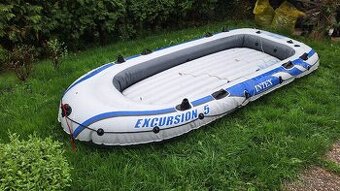 nafukovací člun Intex Excursion 5 se stříškou a motorem
