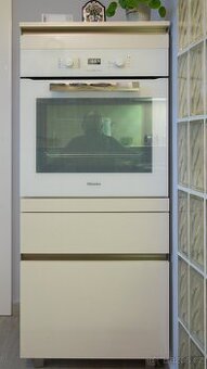 Vestavná trouba Miele H 2661 B