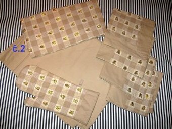 Vánoční sety:  ubrusy , rukavice, chňapky, povlaky na polštá