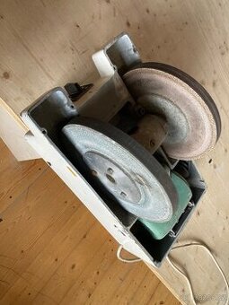 Bruska na ostření nástrojů - 1