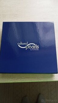 Kolekce z perel v dárkové kazetě