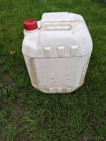 Plastový kanystr