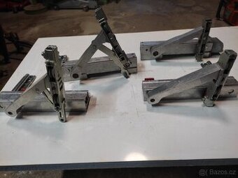 Kování na posuvné dveře