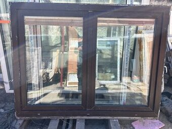Použité PVC okna 1670x1250mm, tmavý dub