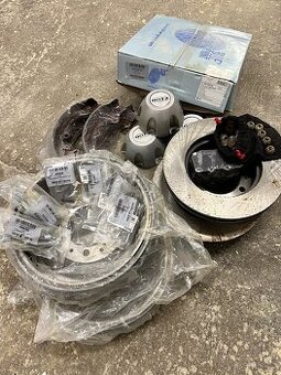 Toyota Hilux 2010 brzdy komplet sada