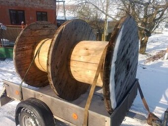Dřevěná cívka (kotouč) průměr 140 cm
