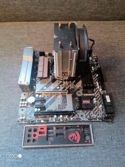 Základní deska s procesorem intel