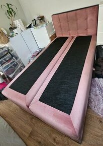 Čalouněná postel s úložným prostorem