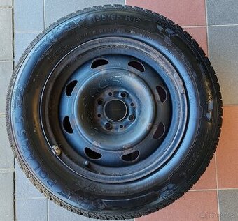 Plechová kola 4x108, zimní pneu 195/65 R15