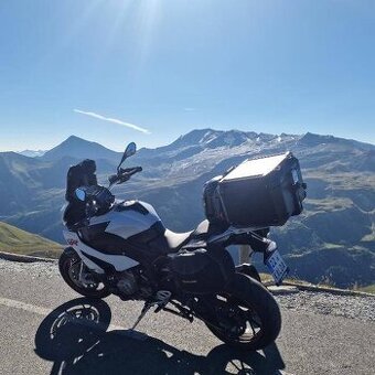 BMW S1000XR