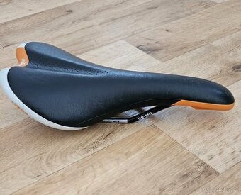 KTM sedlo - 1
