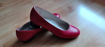 Dámské nové kožené lodičky vel. 5 (38)_