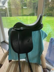 Drezurni sedlo Kentaur Young Dressage vel 16
