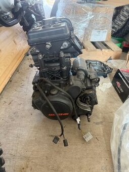 KTM DUKE/RC NÁHRADNÍ DÍLY MOTOR