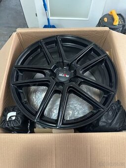 4x alu kola Platin P73 FullBlack 8x18 ET45 114.3