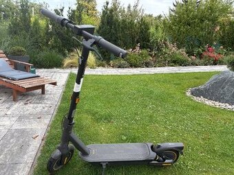 Elektrická koloběžka ninebot MAX G2 E