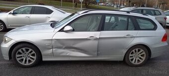 BMW E91 kombi bouraný levý bok