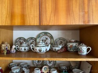 Různé porcelánové a keramické čajové a jídelní sety