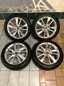 Alu kola Škoda R17 5X112 ZIMNÍ PNEU 225/45 R17 100% VZOREK